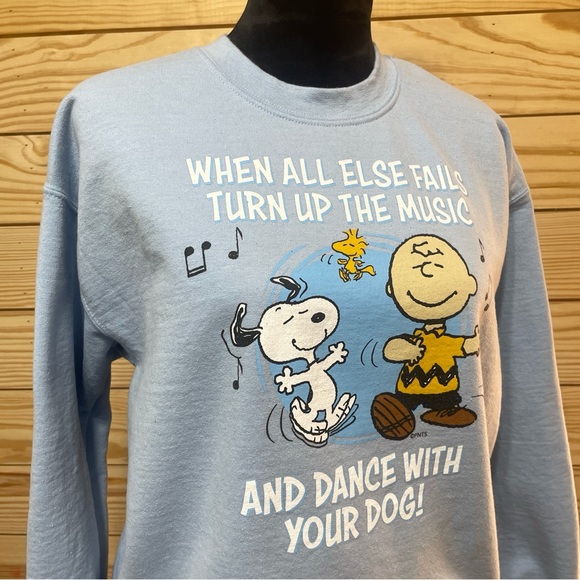 Gildan Tops - Peanuts Charlie Brown Sweatshirt When All Else Fails Dance Dog Light Blue M